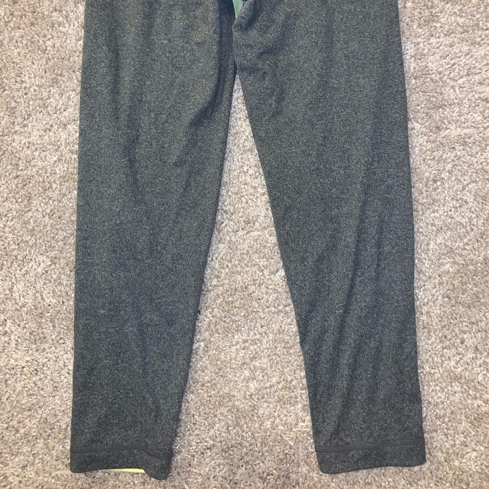 90 Degree by Reflex Gray & Yellow leggings sz XS - Picture 10 of 10